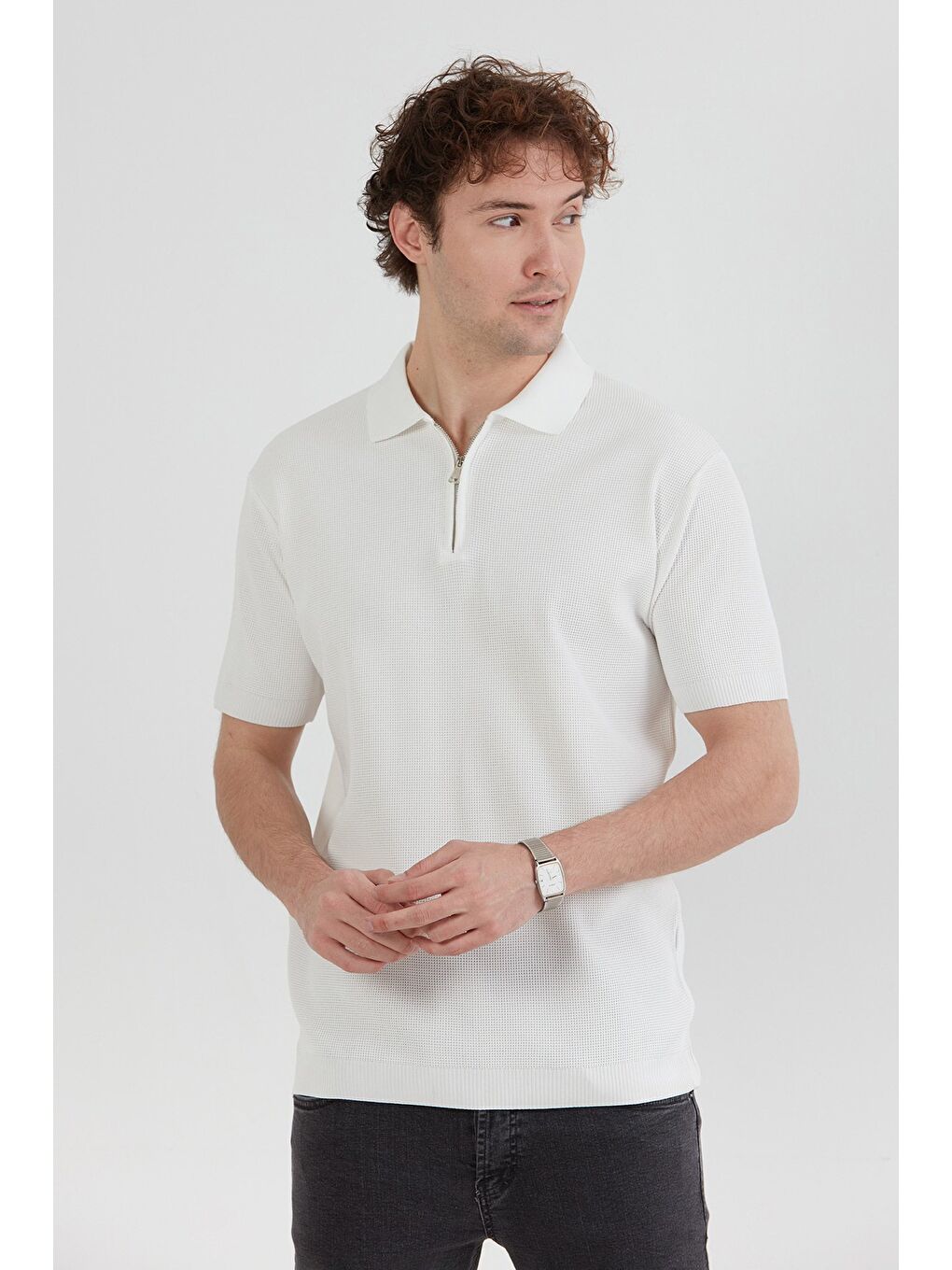 Beyaz Waffle Kumaş Polo Yaka Yarım Fermuarlı Triko Tişört