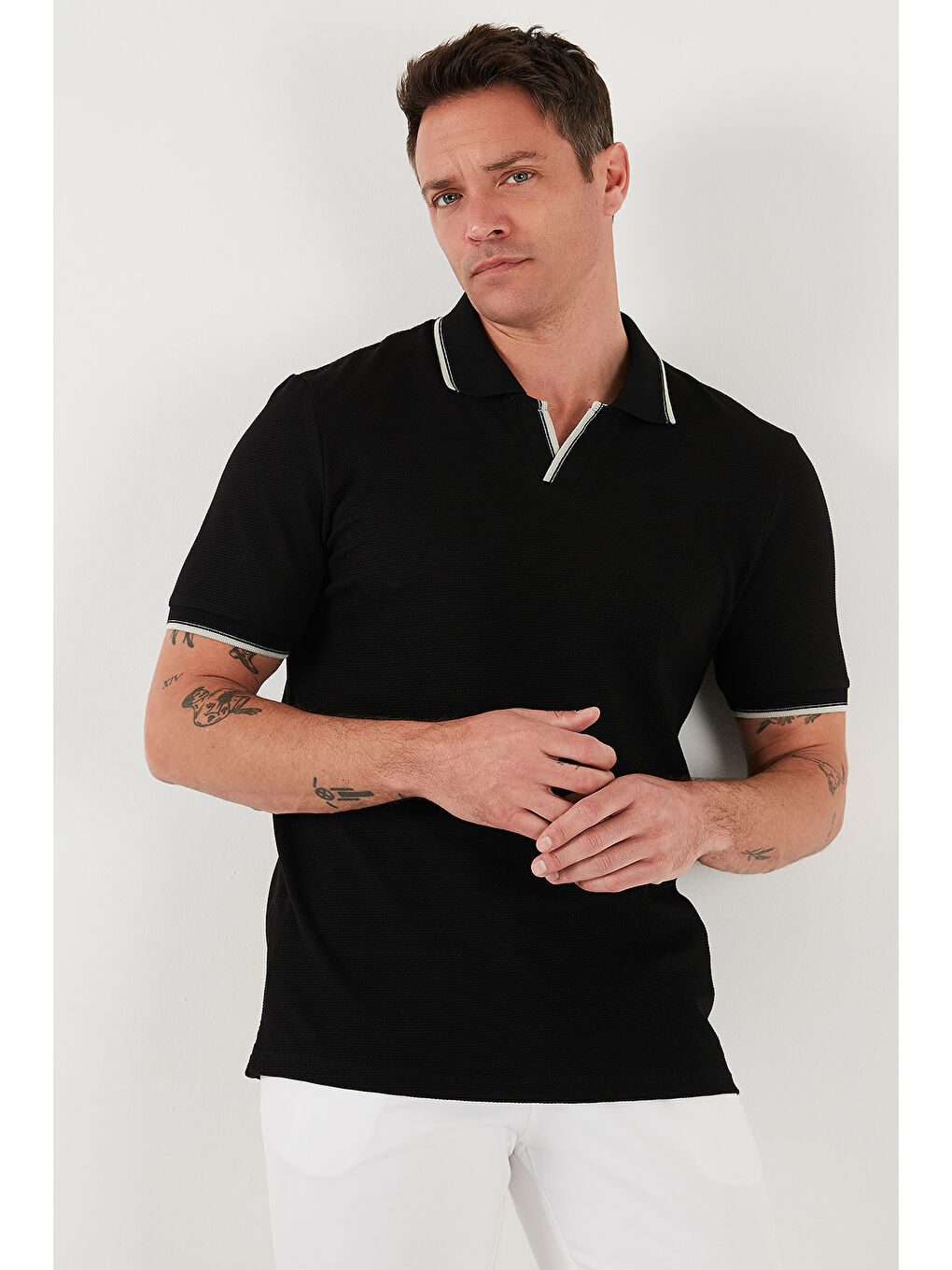 Siyah Streç Pamuklu Regular Fit Şerit Detaylı Polo Yaka Tişört 5902768-3