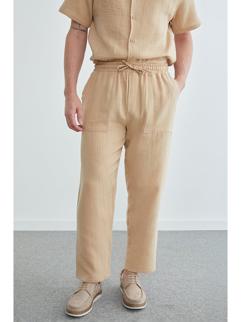 Bej Beli Lastikli Müslin Pantolon-4