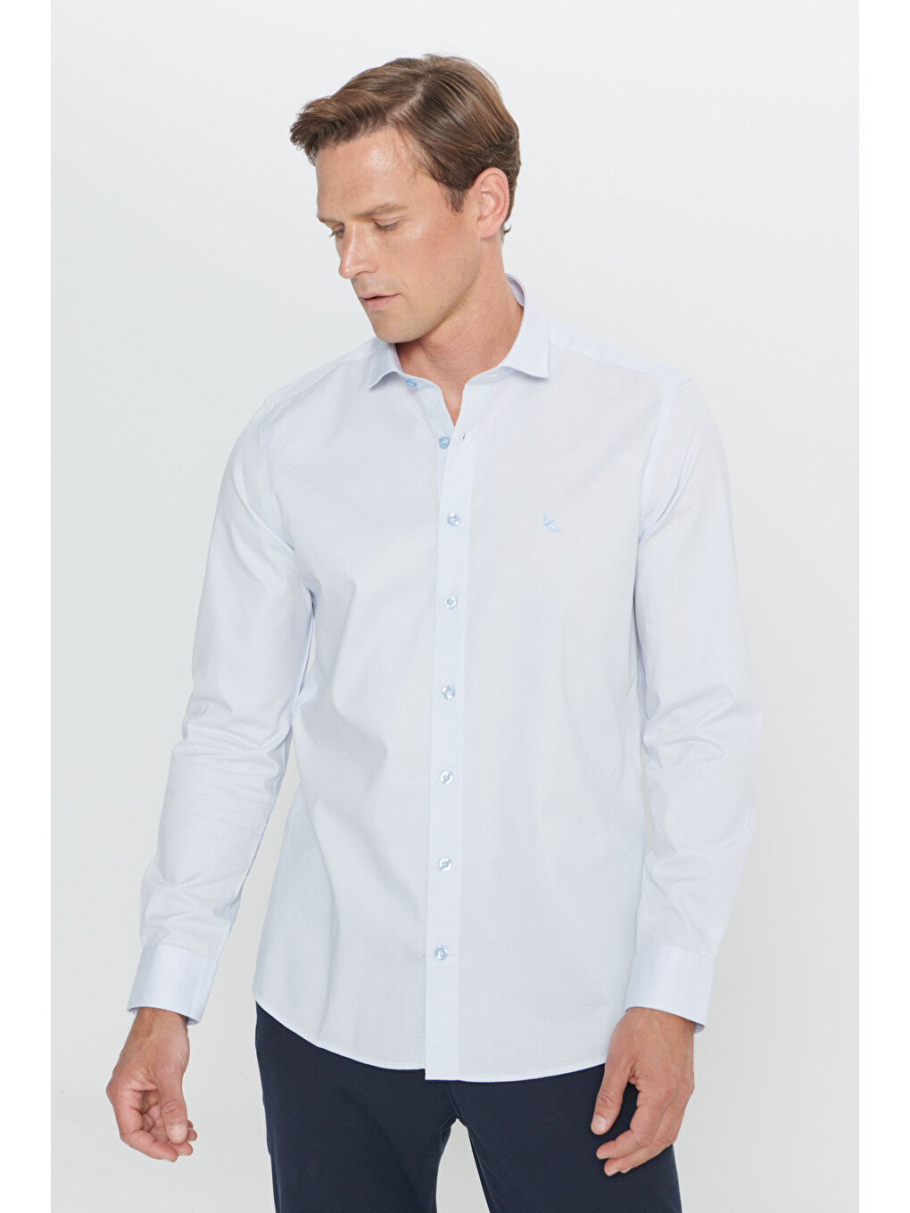 Erkek Açık Mavi Slim Fit Dar Kesim Küçük İtalyan Yaka Armürlü Gömlek-2