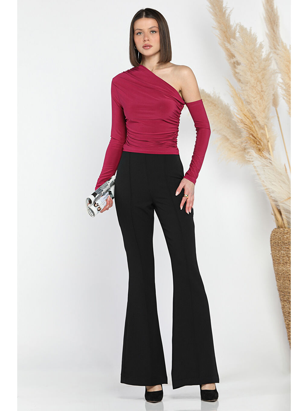 Siyah Bel Lastikli Çimalı Kadın İspanyol Paça Pantolon