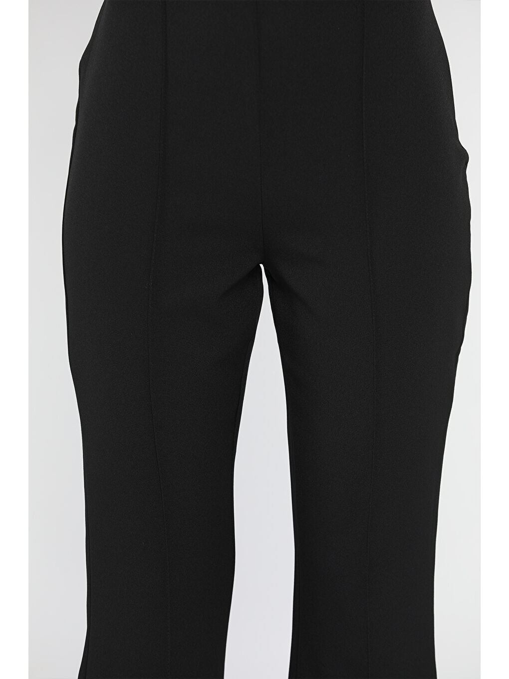 Siyah Bel Lastikli Çimalı Kadın İspanyol Paça Pantolon-2