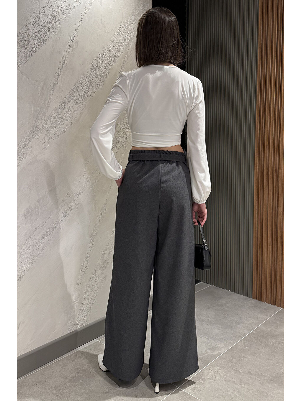 Gri Kadın Yüksek Bel Kemer Detaylı Pileli Pantolon-3