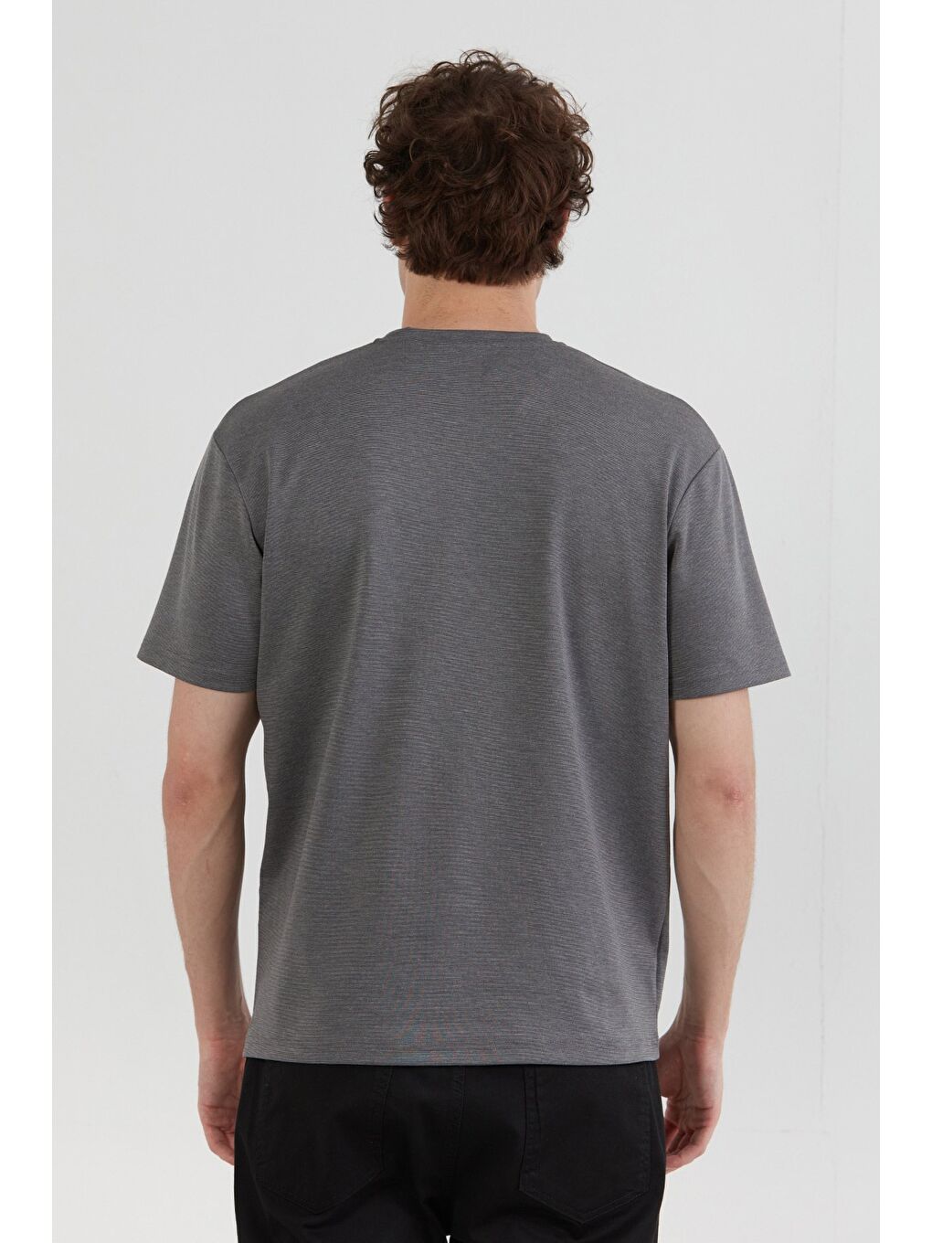 Gri Yazı Kabartma Baskılı Bisiklet Yaka Tişört-3