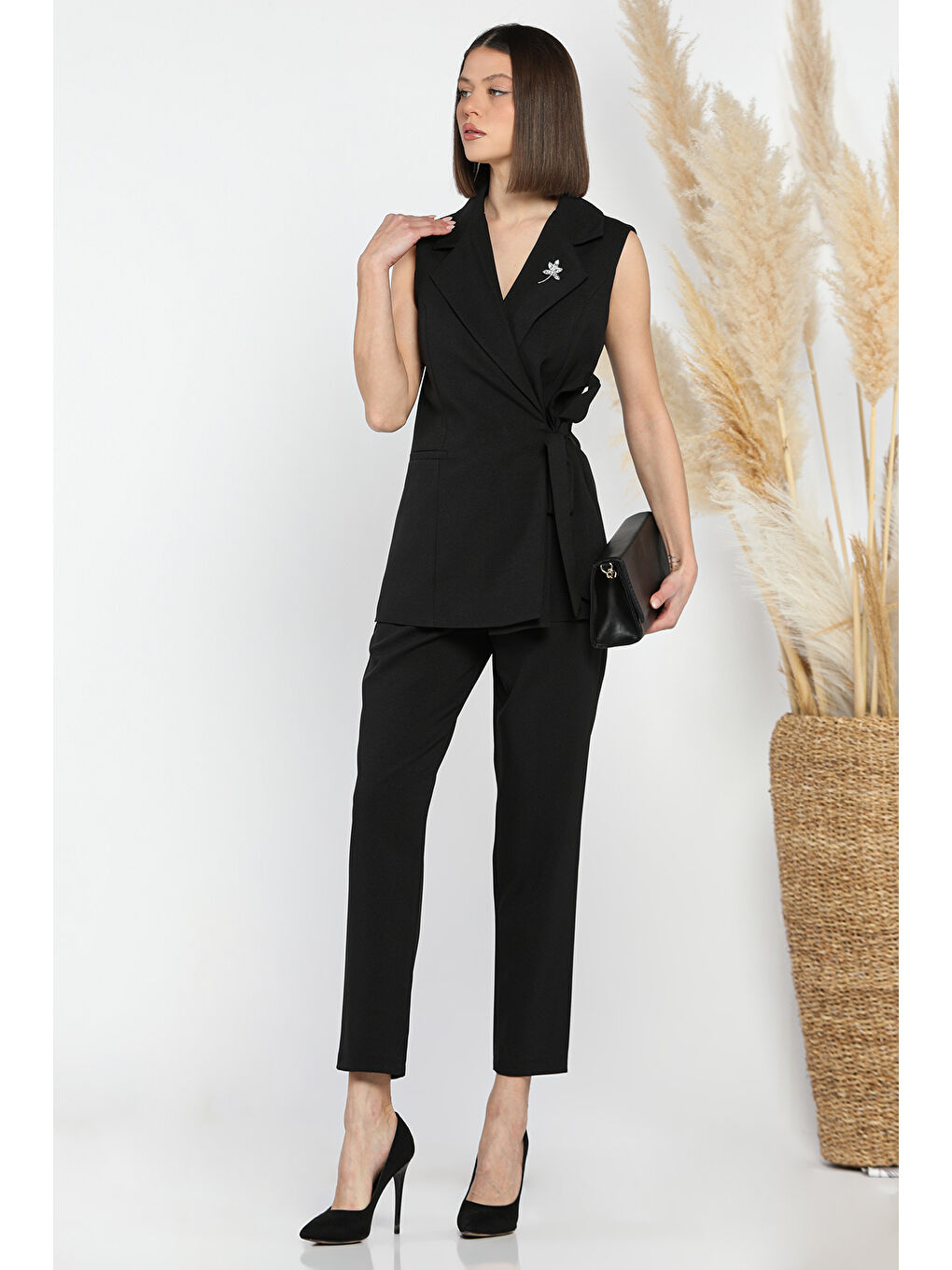 Siyah Kadın Broş Detaylı Yelek Pantolon İkili Takım