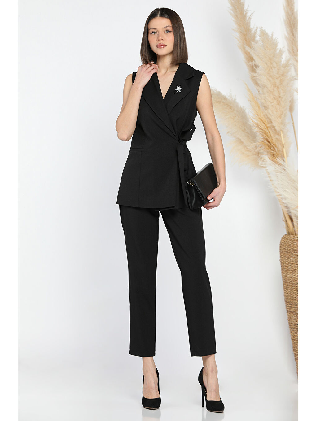 Siyah Kadın Broş Detaylı Yelek Pantolon İkili Takım-1