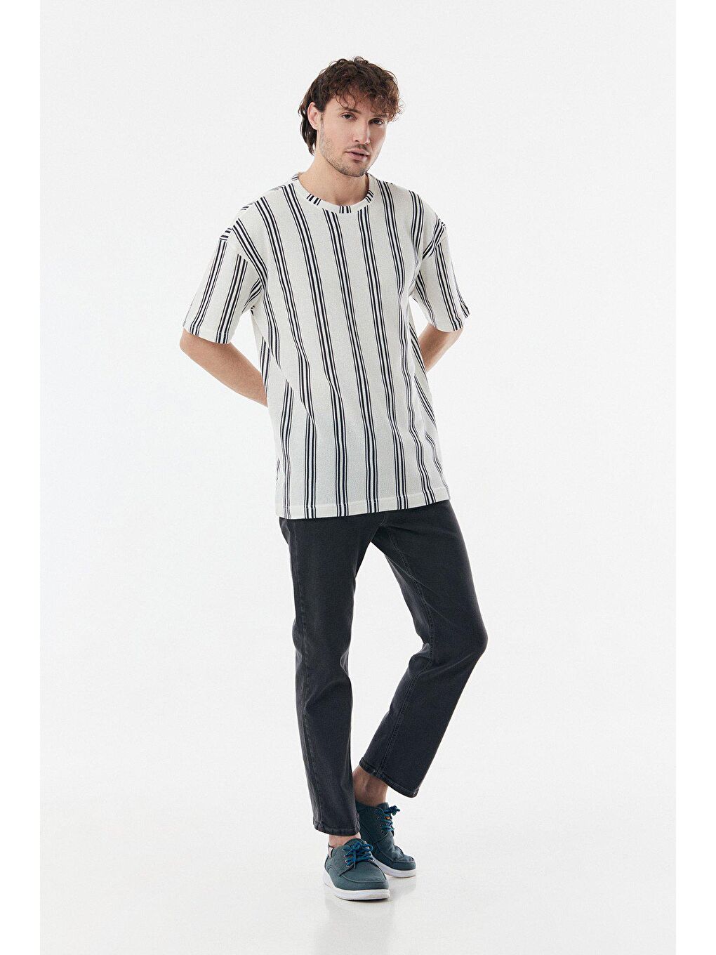 Lacivert Çizgili Bisiklet Yaka Oversize Tişört-1