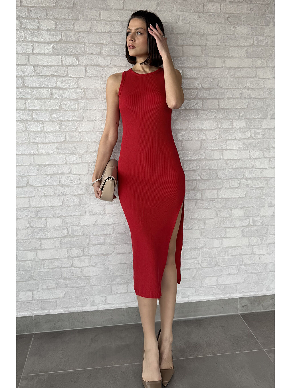 Kırmızı Kadın Bisiklet Yaka Kolsuz Yırtmaçlı Kaşkorse Elbise