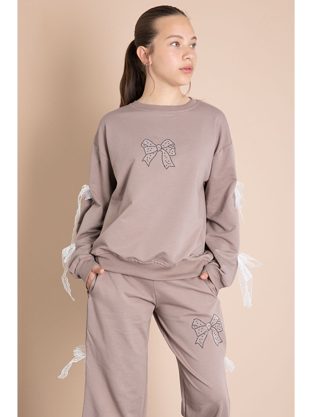 Kahverengi Yanları Fiyonk Detaylı Geniş Paça Kız Çocuk Eşofman Takımı 21198-3