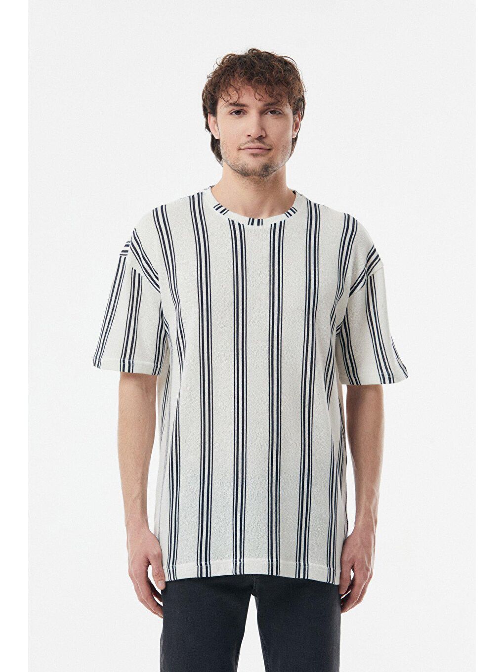 Lacivert Çizgili Bisiklet Yaka Oversize Tişört-4