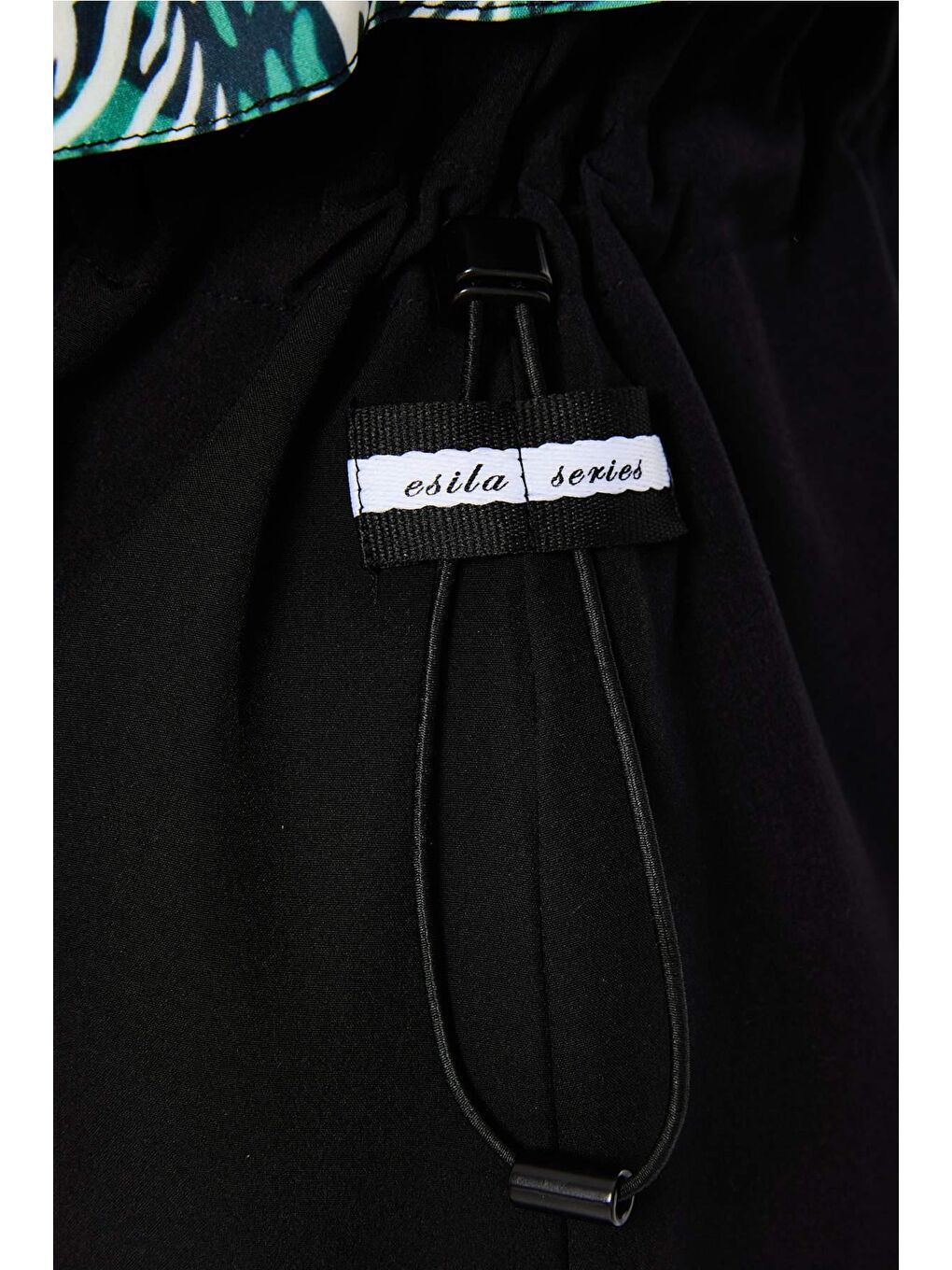 Beyaz Esila Yeşil Çiçek Desenli 5 Parça Tam Tesettür Mayo Takımı 2934-4