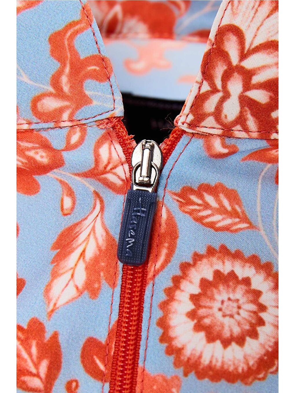 Esila Mavi Kırmızı Çiçek Desenli 5 Parça Tam Tesettür Mayo Takımı 2934-3