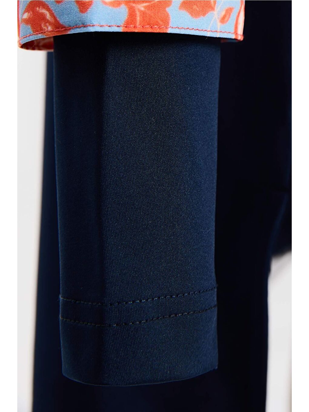 Esila Mavi Kırmızı Çiçek Desenli 5 Parça Tam Tesettür Mayo Takımı 2934-4