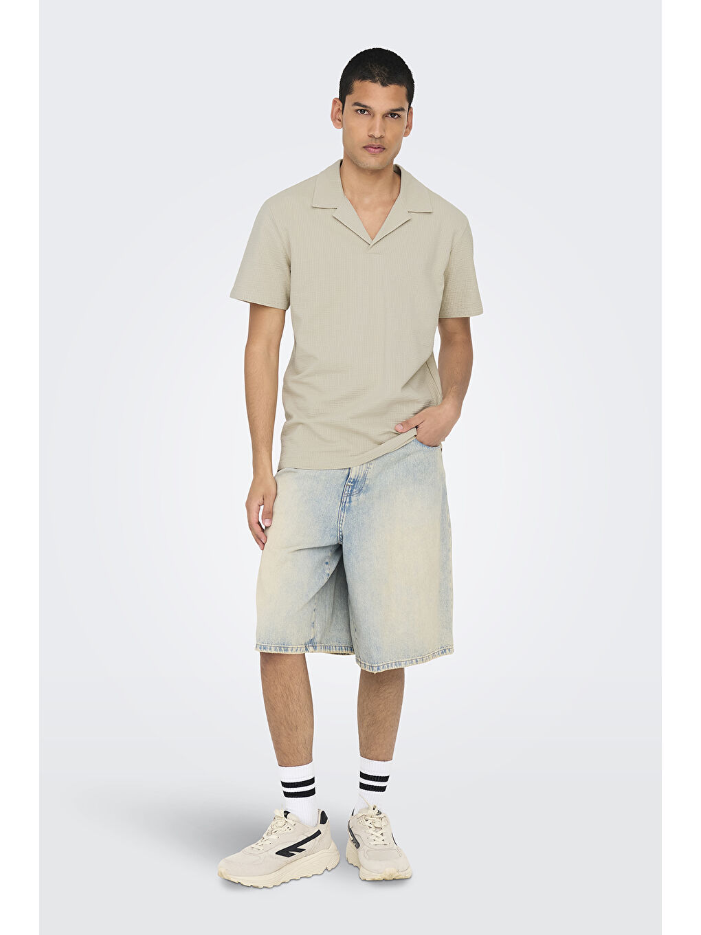 Bej Onskian Streç Pamuklu Regular Fit Polo Yaka Kadın T Shirt 22032818-1