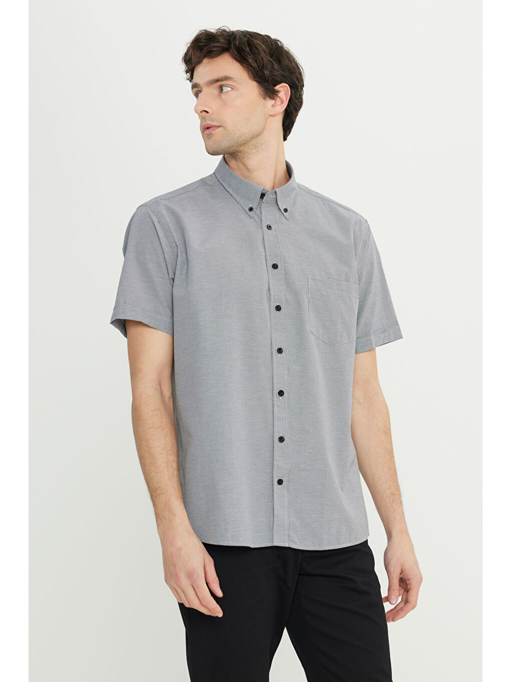 Erkek Siyah Regular Fit Rahat Kesim Düğmeli Yaka Pamuklu Kareli Kısa Kollu Gömlek-2