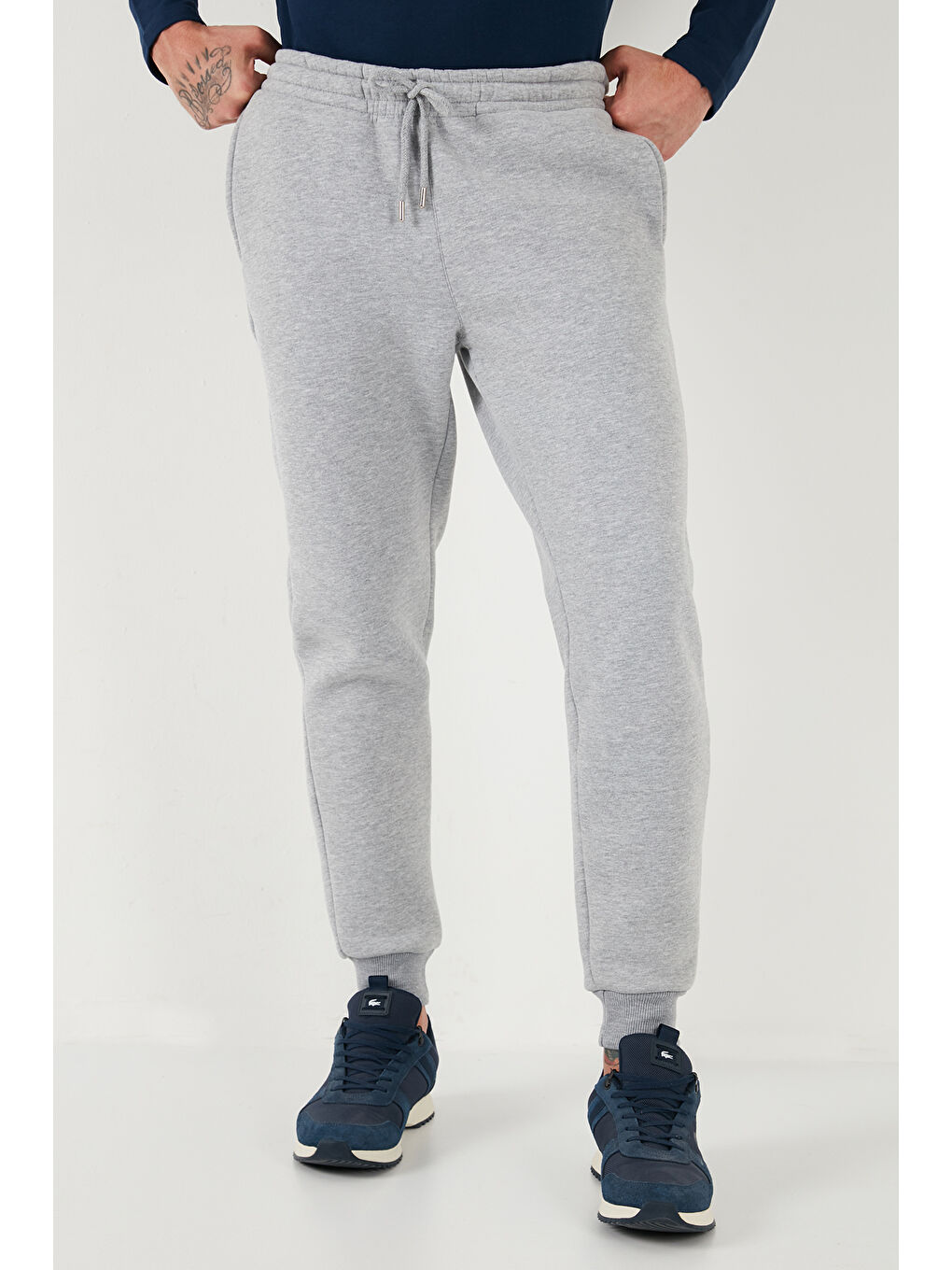 Gri Pamuklu Regular Fit Normal Bel Cepli Erkek Eşofman Altı 5908060-2