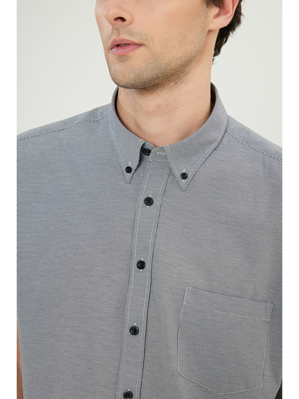 Erkek Siyah Regular Fit Rahat Kesim Düğmeli Yaka Pamuklu Kareli Kısa Kollu Gömlek-4