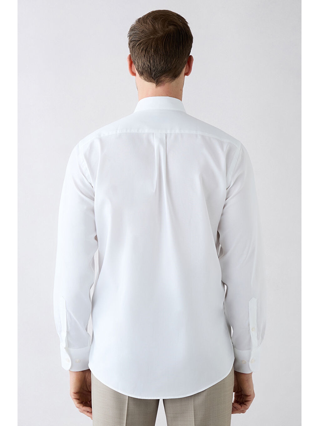 Beyaz Uzun Kol Regular Fit Düğmeli Yaka Nakışlı Cepli Pamuk Gömlek-5