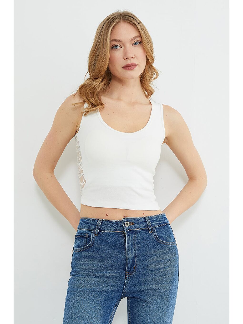 Ekru Arkası Dantelli Transparan Kaplı Bluz-1