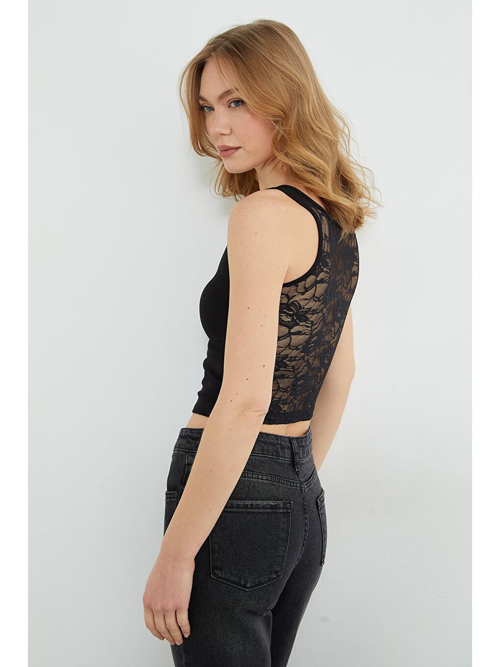 Siyah Arkası Dantelli Transparan Kaplı Bluz-1