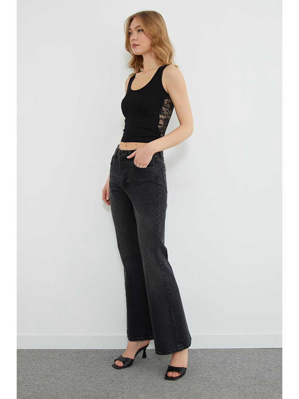 Siyah Arkası Dantelli Transparan Kaplı Bluz-3