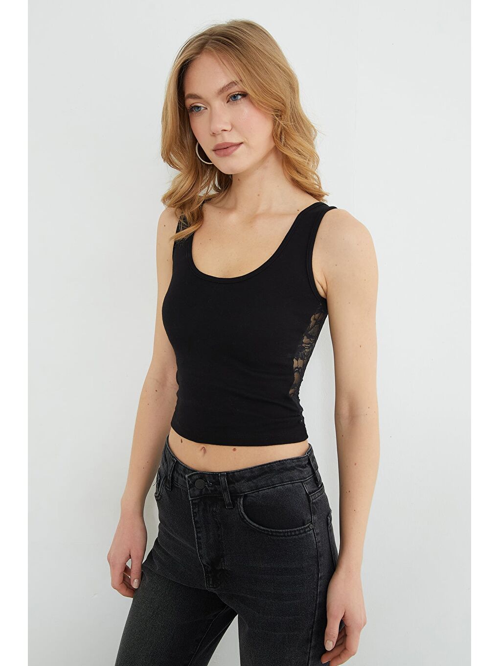 Siyah Arkası Dantelli Transparan Kaplı Bluz-4