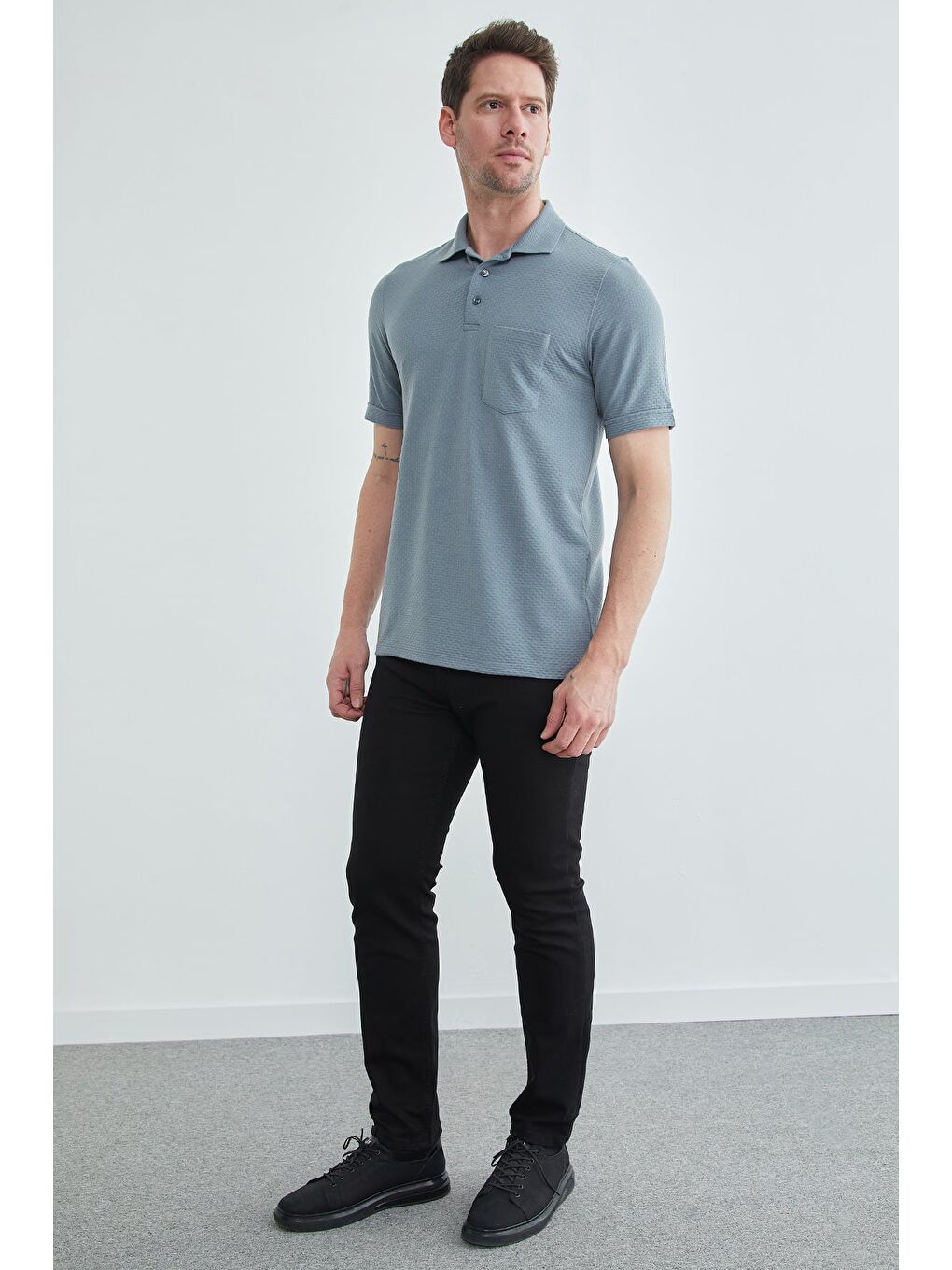 Gri Desenli Tek Cepli Polo Yaka Tişört-2