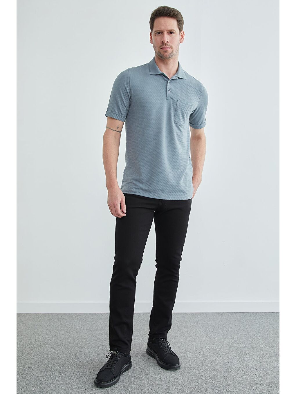 Gri Desenli Tek Cepli Polo Yaka Tişört-3