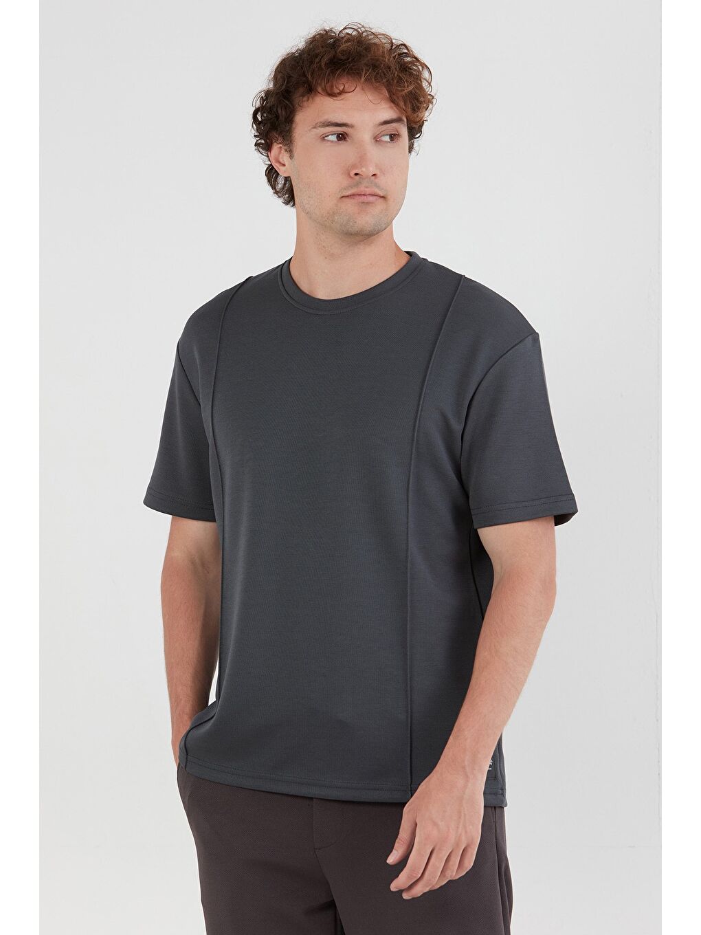 Gri Basic Çimalı Bisiklet Yaka Tişört