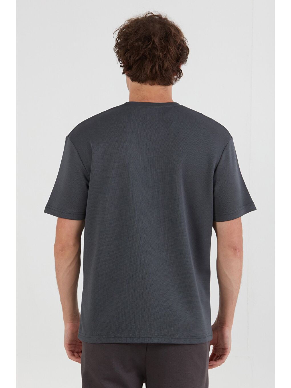 Gri Basic Çimalı Bisiklet Yaka Tişört-3