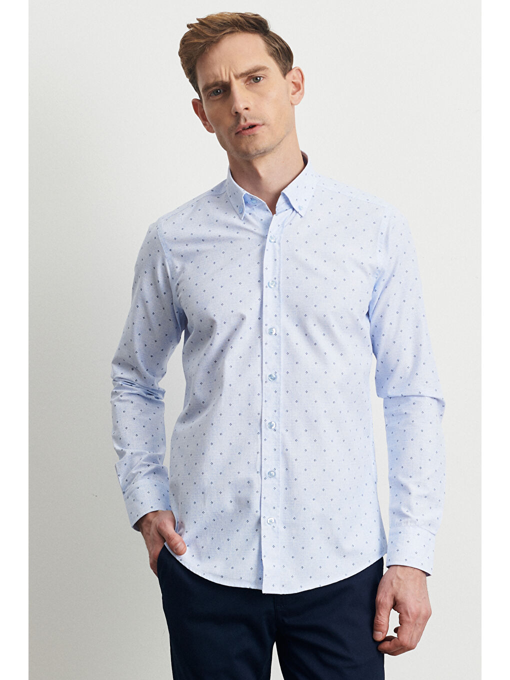 Erkek Mavi Slim Fit Dar Kesim Düğmeli Yaka Baskılı Gömlek