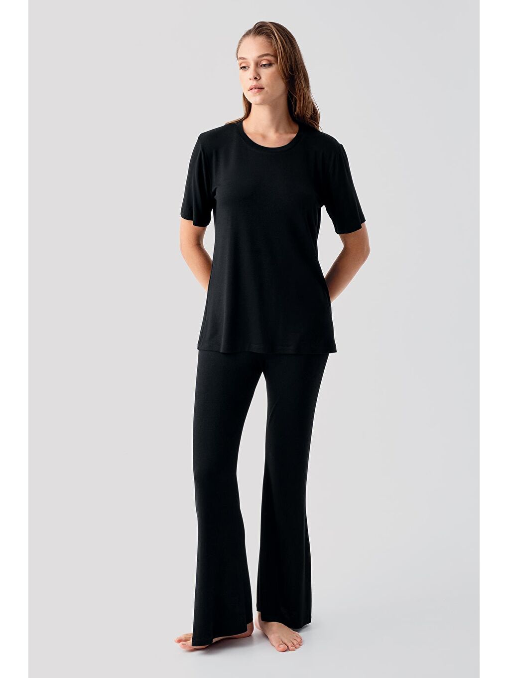 Siyah Kısa Kollu Basic İspanyol Paça Esnek Viskoz Pijama Takım 19213-1