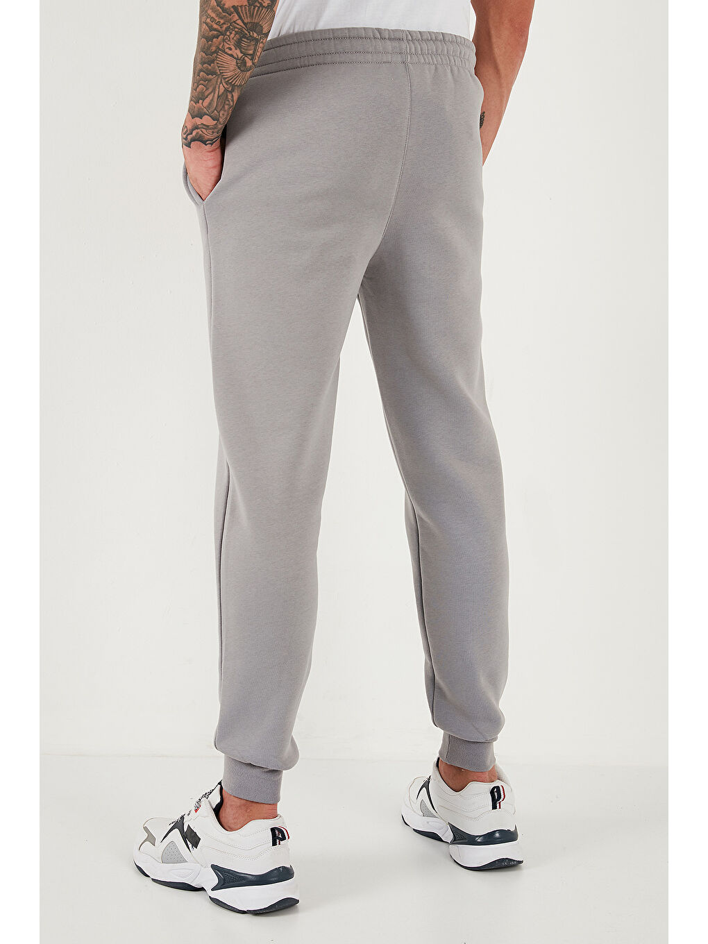 Gri Pamuklu Regular Fit Normal Bel Cepli Erkek Eşofman Altı 5908060-5