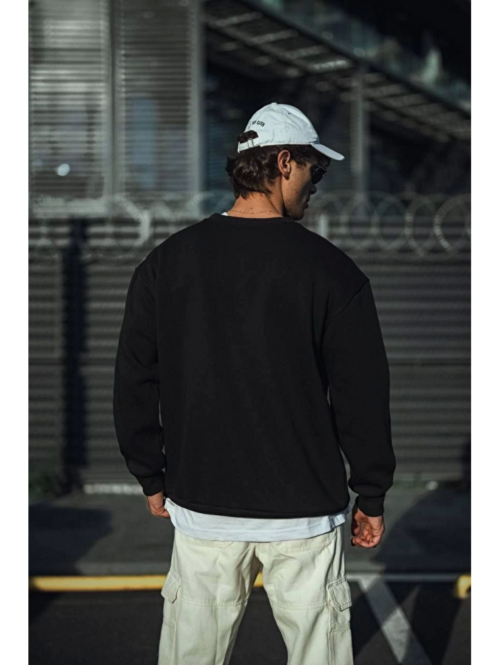 Kışlık Bisiklet Yaka Üç İplik Basic Sweatshirt - Siyah-1