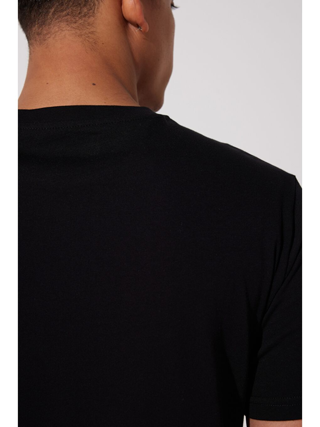 Regular Fit %100 Pamuk Bisiklet Yaka Siyah Tişört-4