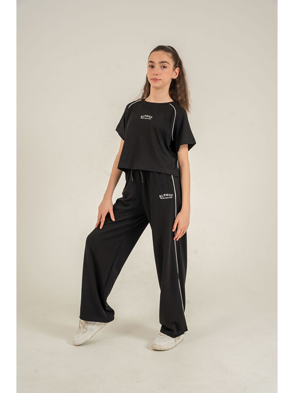 Siyah Glowup Dreams Nakışlı Yumaşak Dokulu-Comfort Kumaş Kız Çocuk Alt Üst Eşofman Takımı