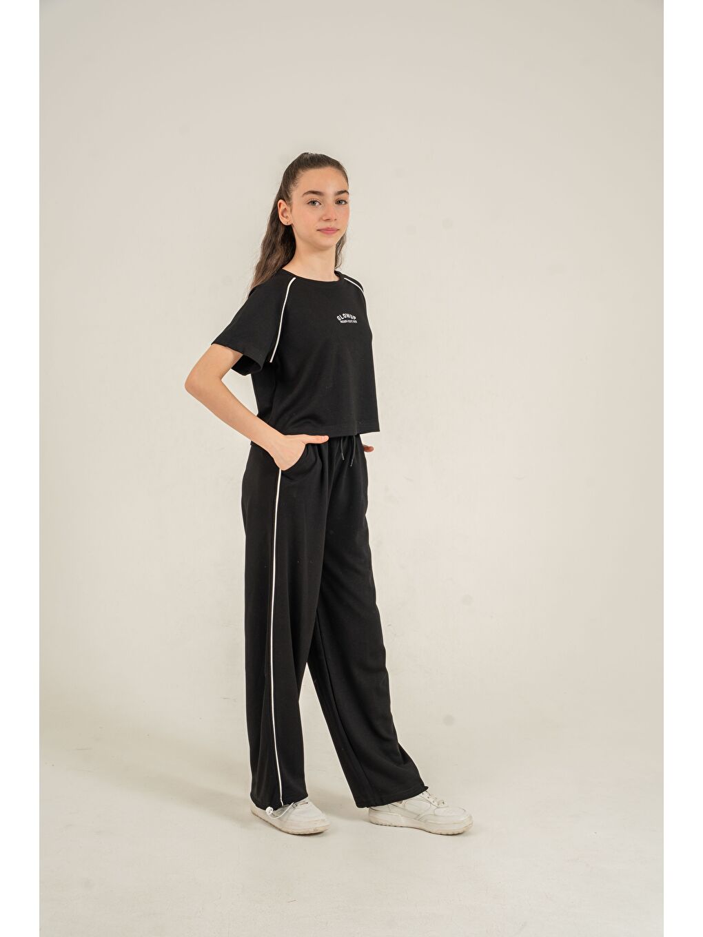 Siyah Glowup Dreams Nakışlı Yumaşak Dokulu-Comfort Kumaş Kız Çocuk Alt Üst Eşofman Takımı-1