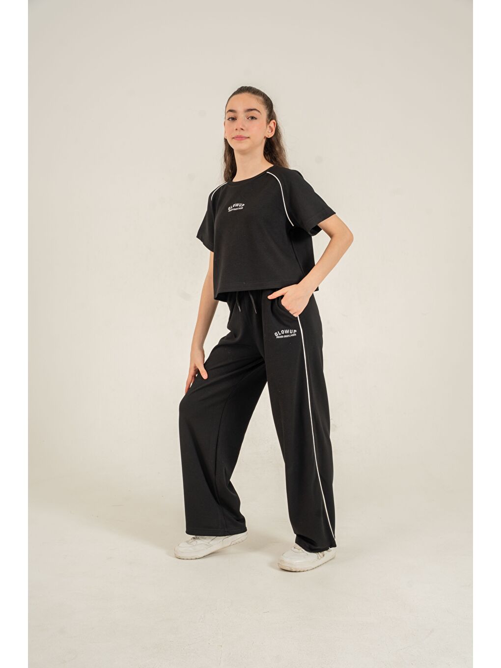 Siyah Glowup Dreams Nakışlı Yumaşak Dokulu-Comfort Kumaş Kız Çocuk Alt Üst Eşofman Takımı-2