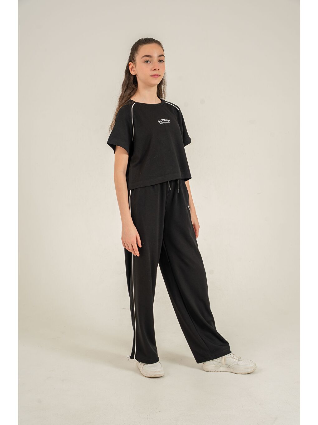 Siyah Glowup Dreams Nakışlı Yumaşak Dokulu-Comfort Kumaş Kız Çocuk Alt Üst Eşofman Takımı-3