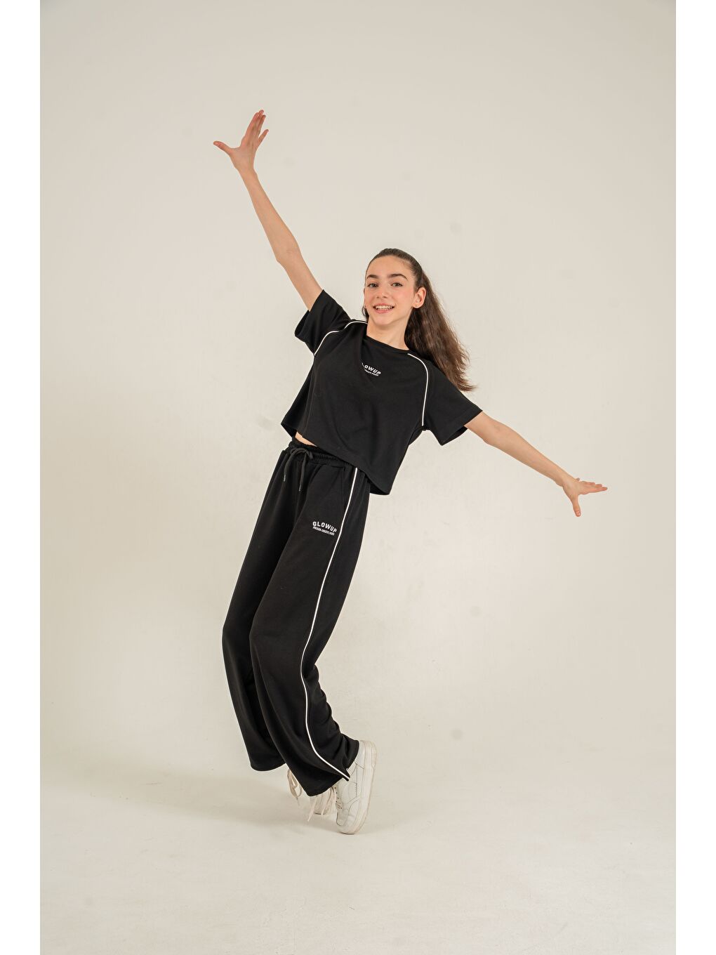 Siyah Glowup Dreams Nakışlı Yumaşak Dokulu-Comfort Kumaş Kız Çocuk Alt Üst Eşofman Takımı-4