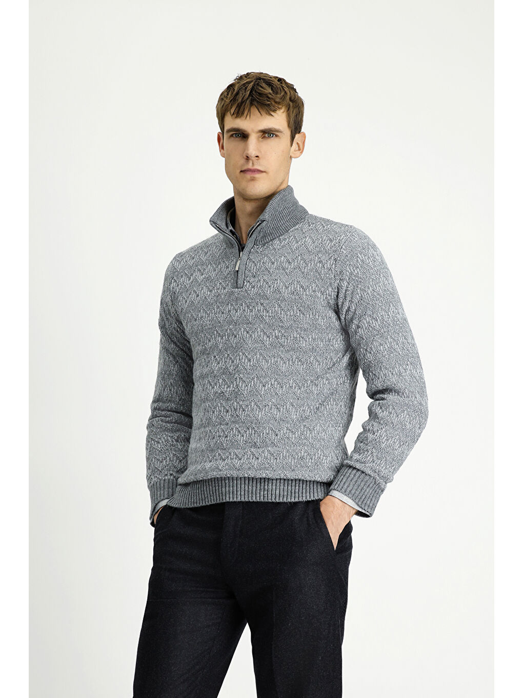 Gri Yarım Balıkçı Yaka Regular Fit Fermuarlı Desenli Pamuklu Triko Kazak