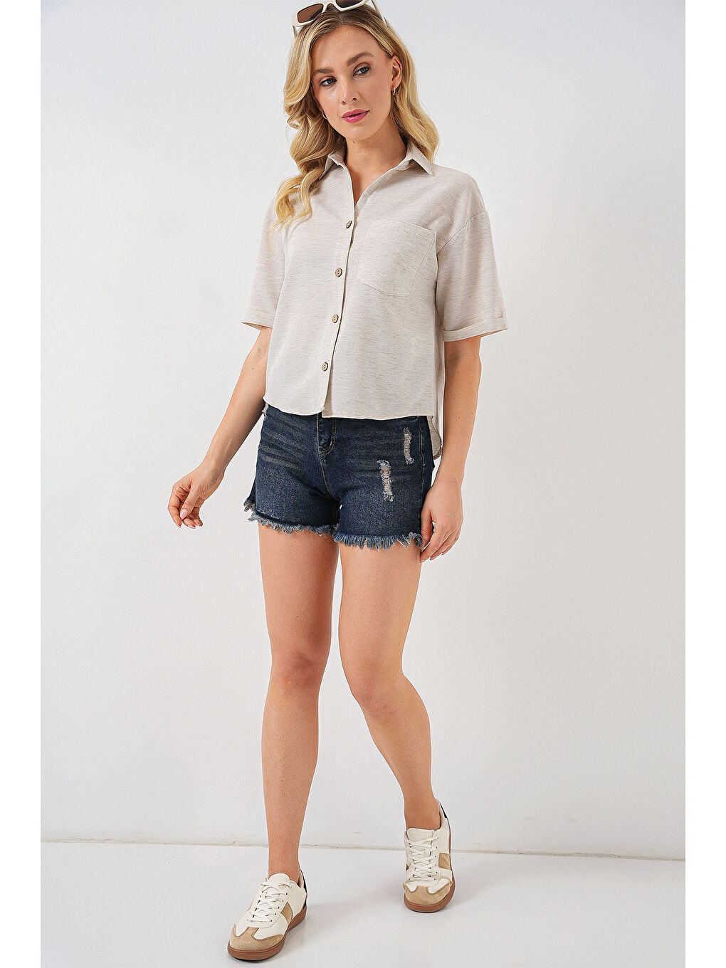 Ekru Kadın Keten Görünümlü Crop Gömlek 20339 - Krem-1