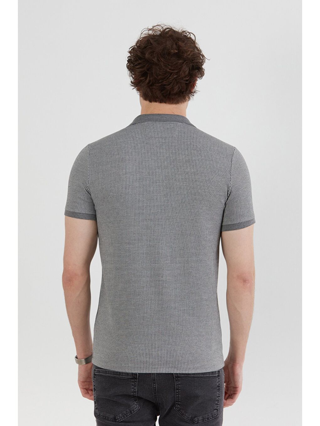 Gri Geometrik Desenli Yarım Düğmeli Polo Yaka Tişört-3