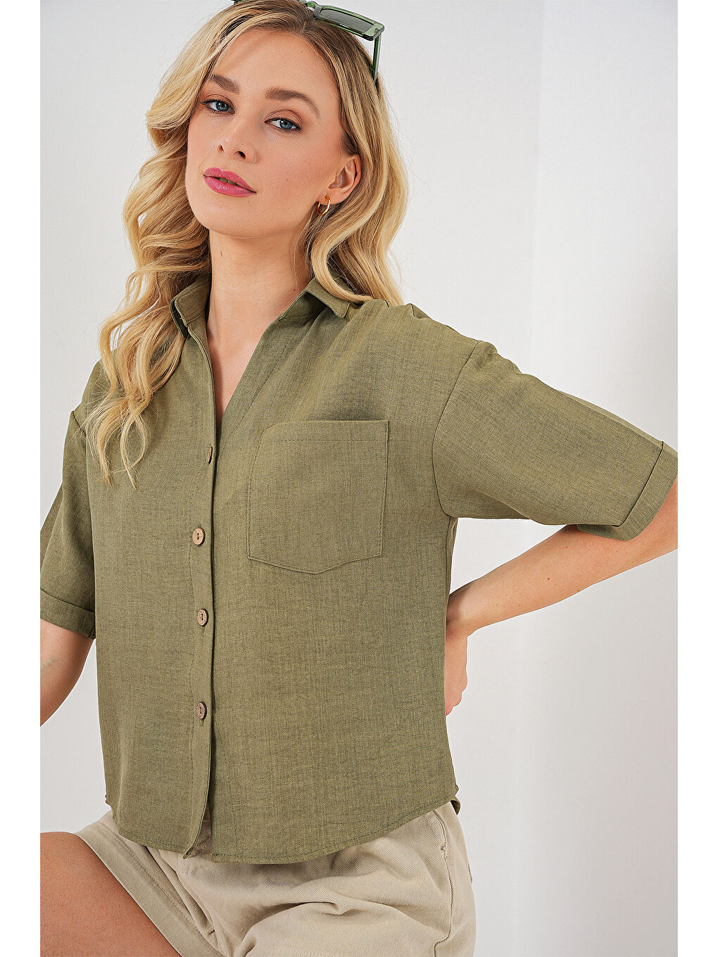 Yeşil Kadın Keten Görünümlü Crop Gömlek 20339 - Çağla-2