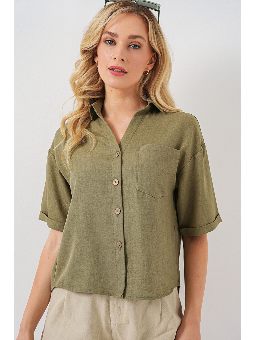 Yeşil Kadın Keten Görünümlü Crop Gömlek 20339 - Çağla-3