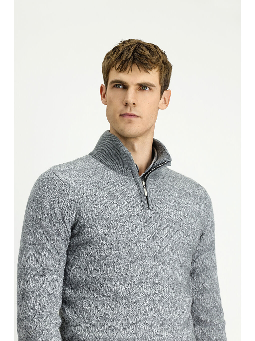 Gri Yarım Balıkçı Yaka Regular Fit Fermuarlı Desenli Pamuklu Triko Kazak-3