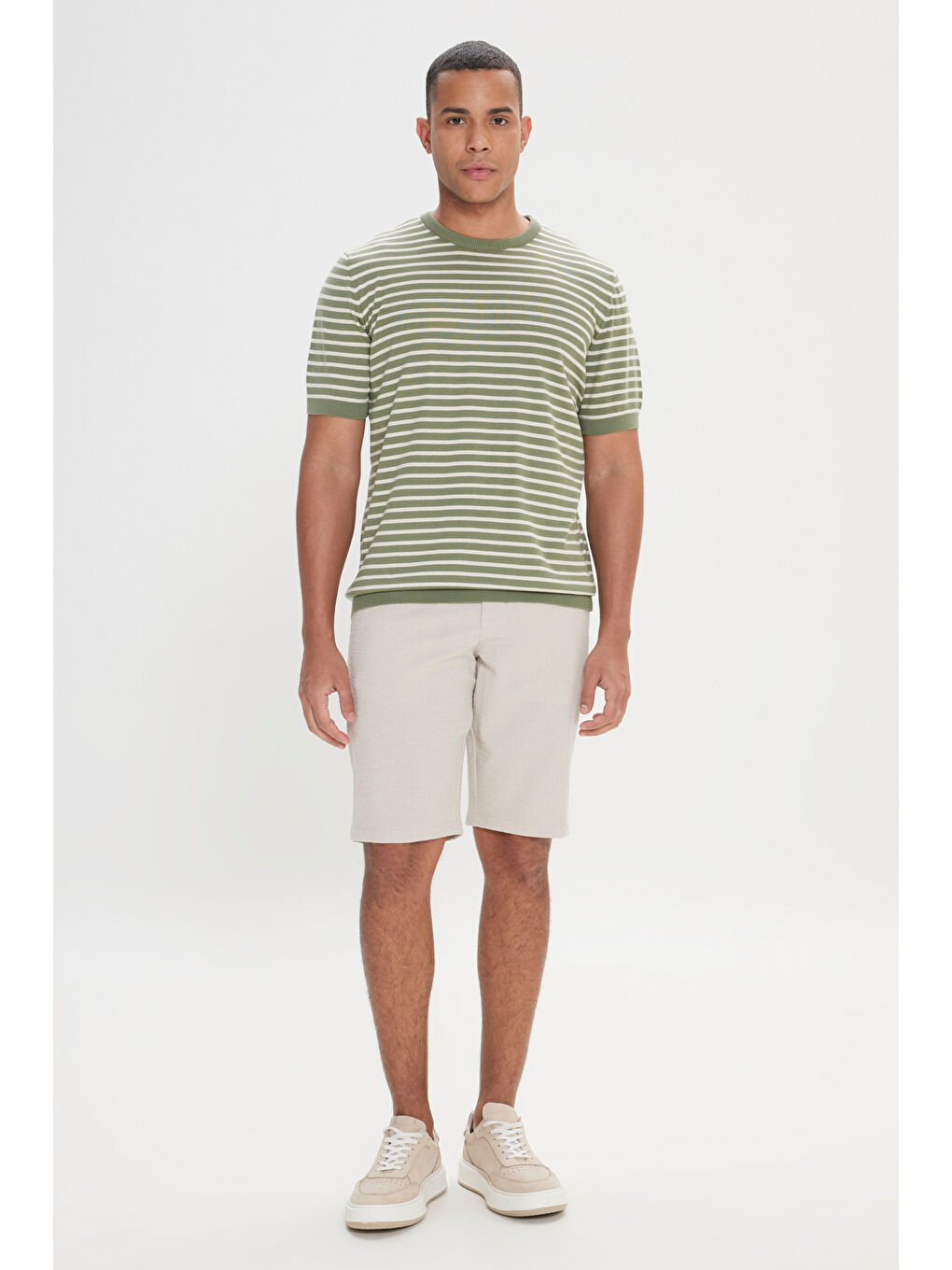 Erkek Haki-Bej Standart Fit Normal Kesim Bisiklet Yaka %100 Pamuk Kısa Kollu Çizgili Triko Tişört-1