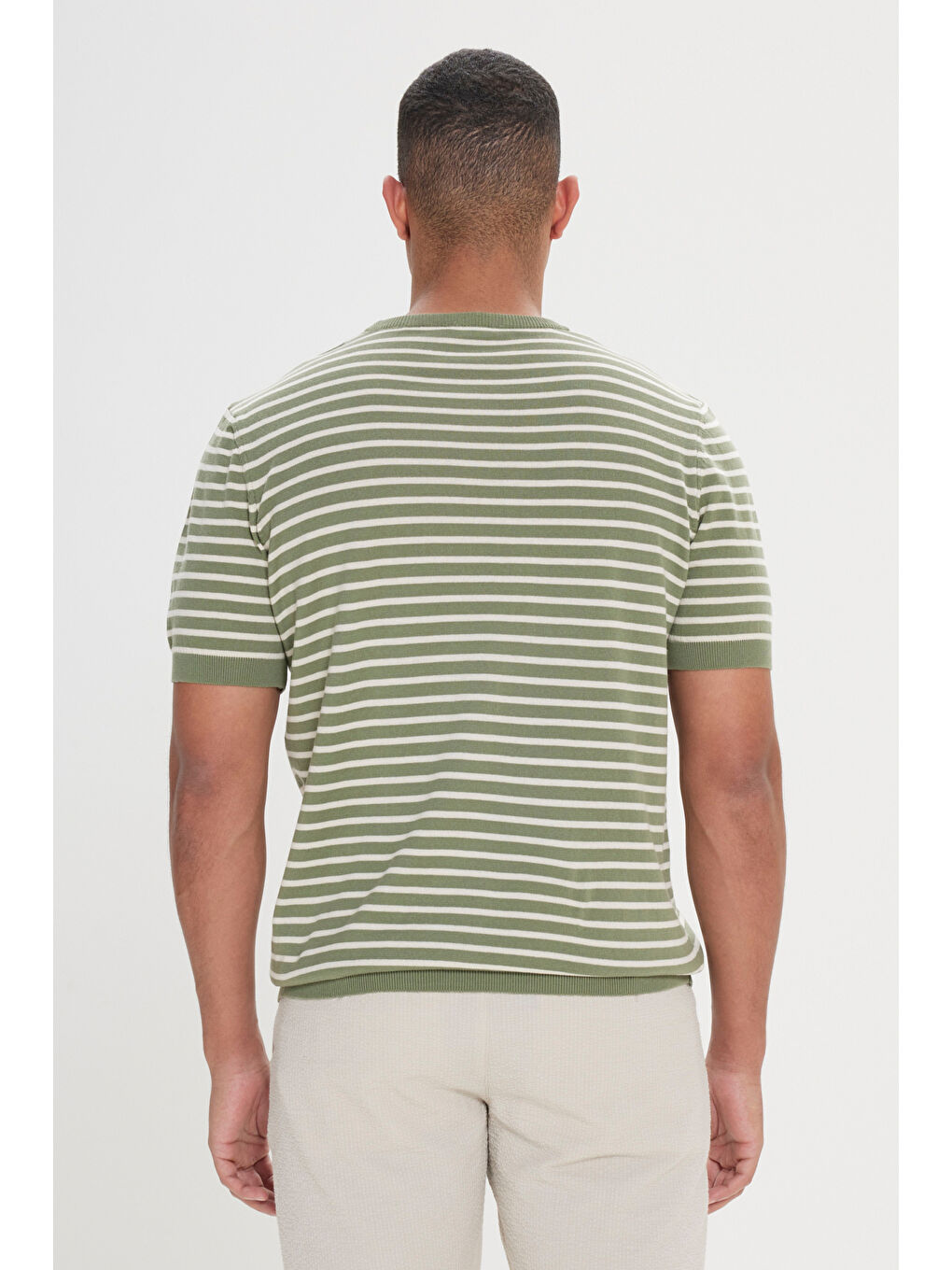 Erkek Haki-Bej Standart Fit Normal Kesim Bisiklet Yaka %100 Pamuk Kısa Kollu Çizgili Triko Tişört-3