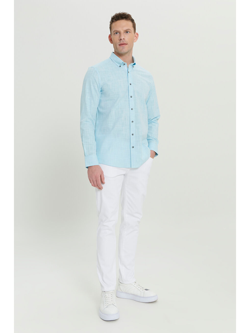 Erkek Turkuaz Slim Fit Dar Kesim Düğmeli Yaka Keten Görünümlü %100 Pamuk Flamlı Gömlek-9