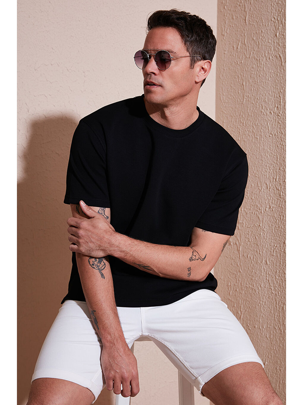 Siyah Pamuklu Regular Fit Bisiklet Yaka Basic Tişört 5902772-2